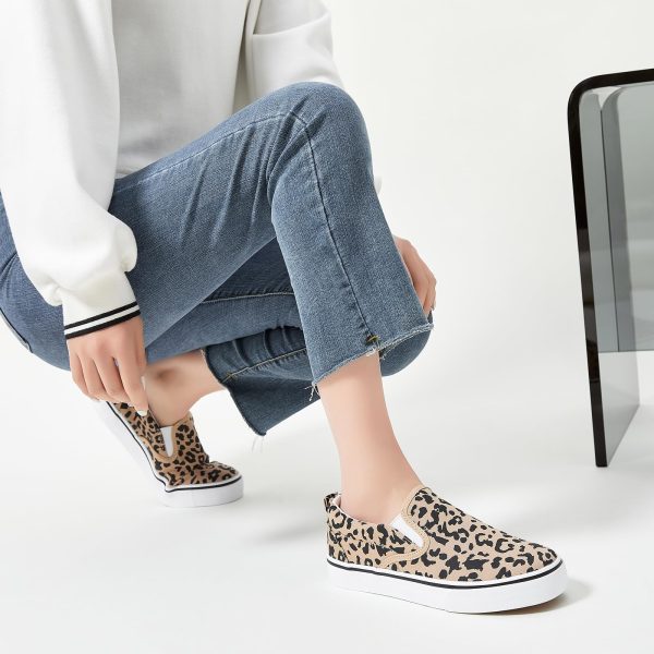 Women's Slip on Shoes Canvas Sneakers Loafers Non Slip Shoes Low Top Casual Shoes